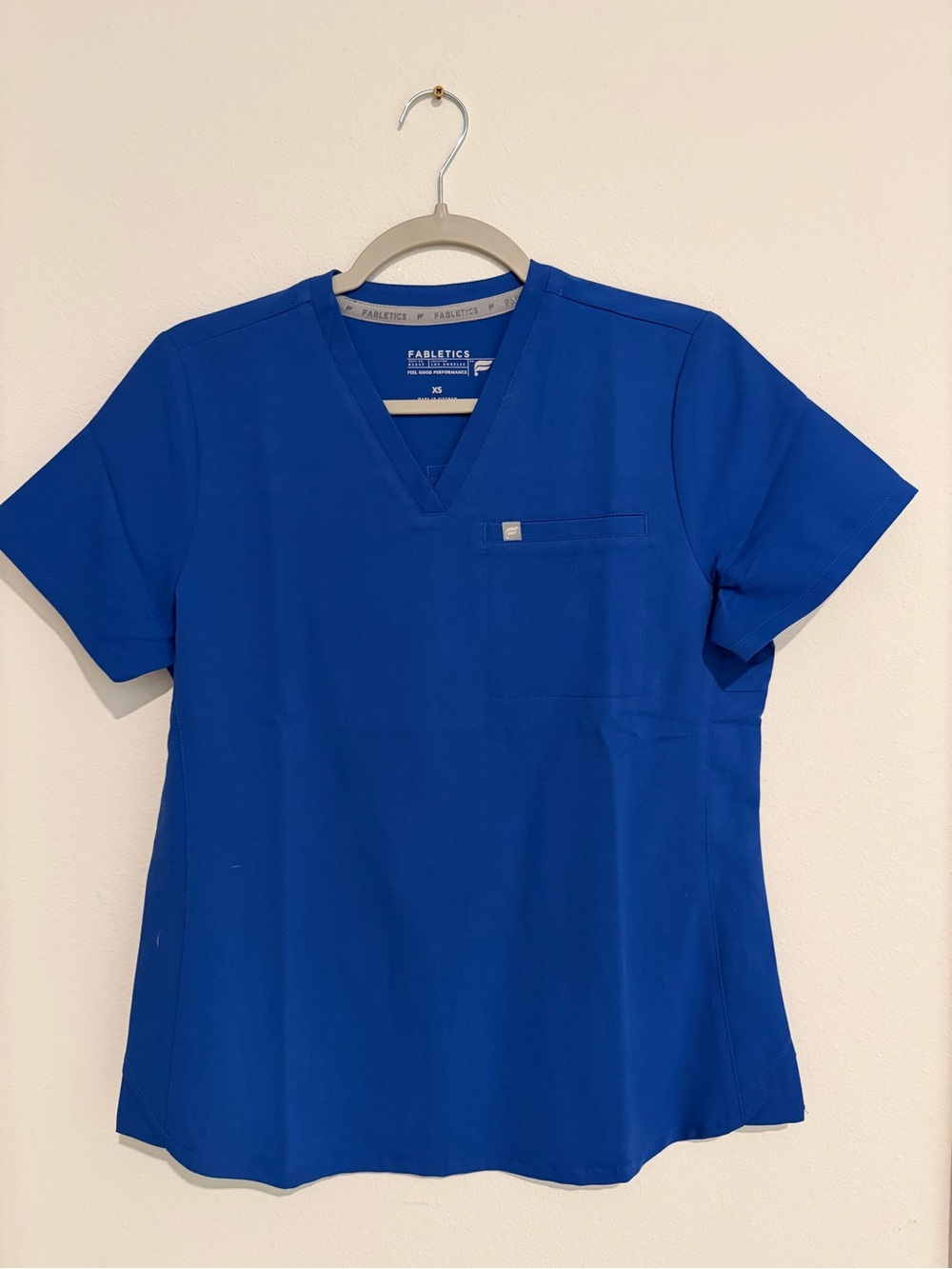 Fabletics Women's V-Neck Scrub Top in Royal Blue